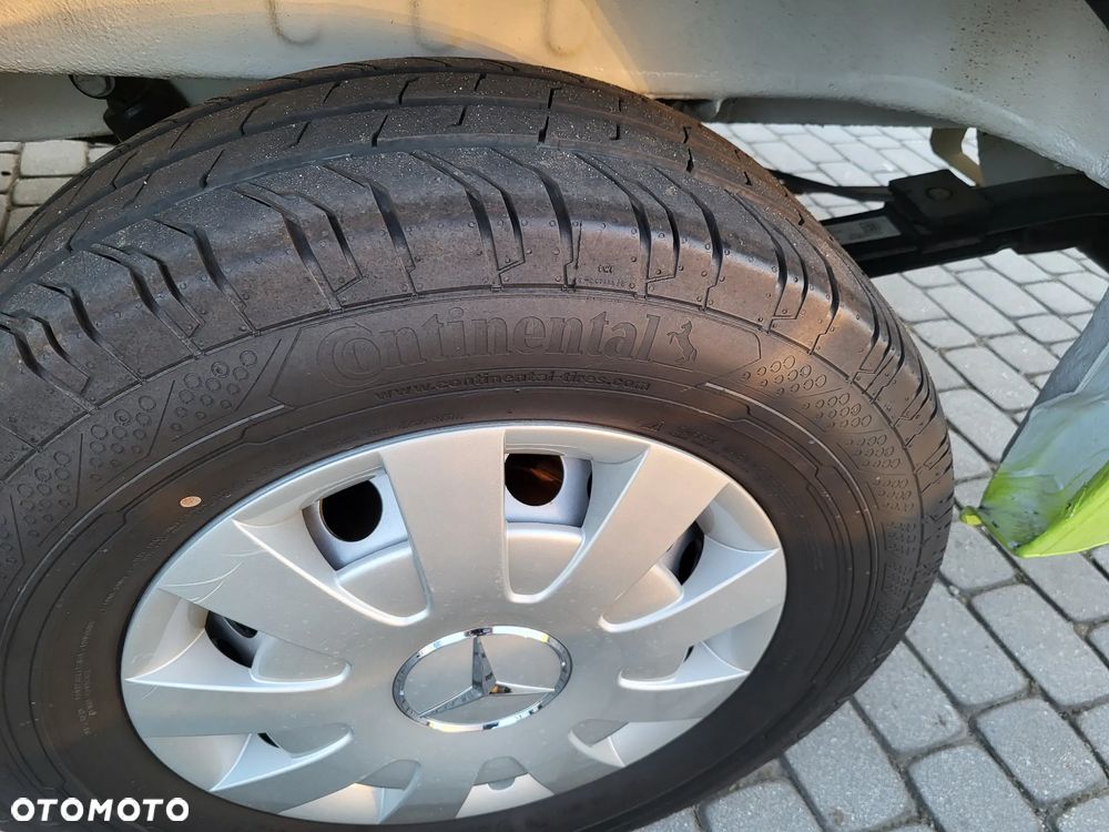Mercedes-Benz Sprinter - 11