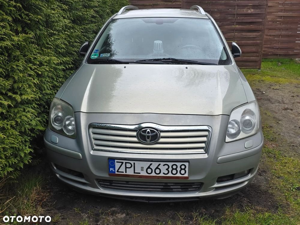 Toyota Avensis 2.2 D-4D Sol - 4