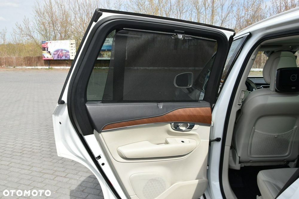 Volvo XC 90 - 32