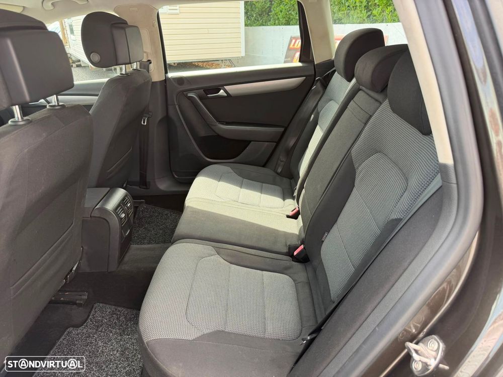 VW Passat Variant 1.6 TDI BlueMotion Comfortline - 29