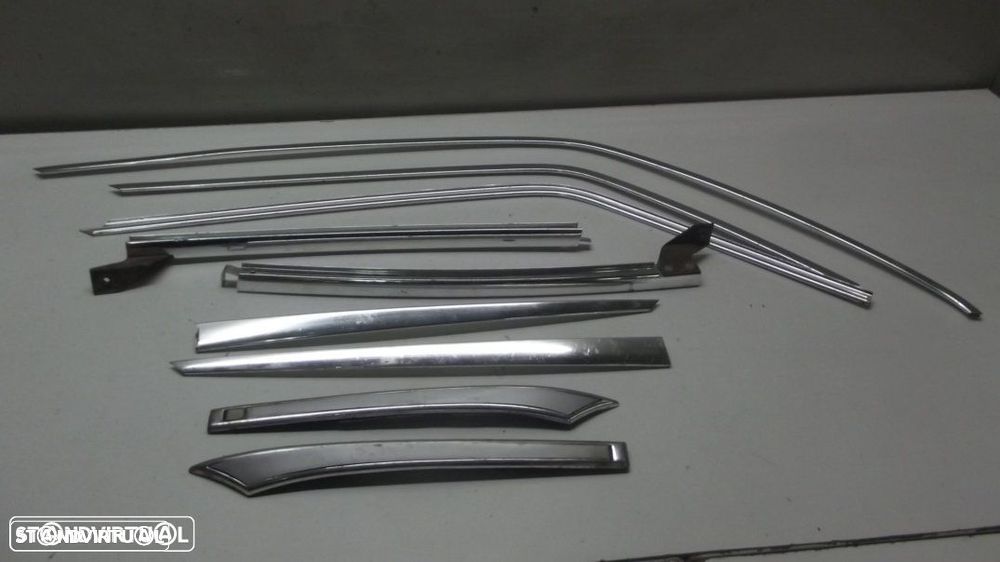 Mercedes 123 frisos vários - 1