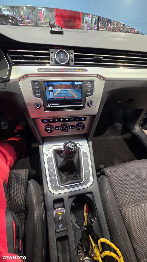 Volkswagen Passat - 26