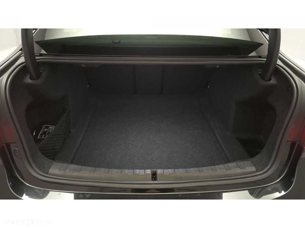 BMW Seria 3 320d xDrive mHEV M Sport - 24