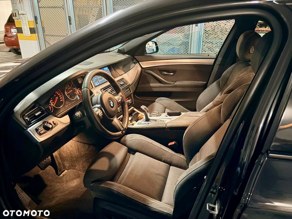 BMW Seria 5 525d xDrive - 21