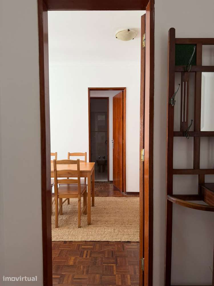 Apartamento T1 junto ao CCC e rodoviária. - Grande imagem: 3/16