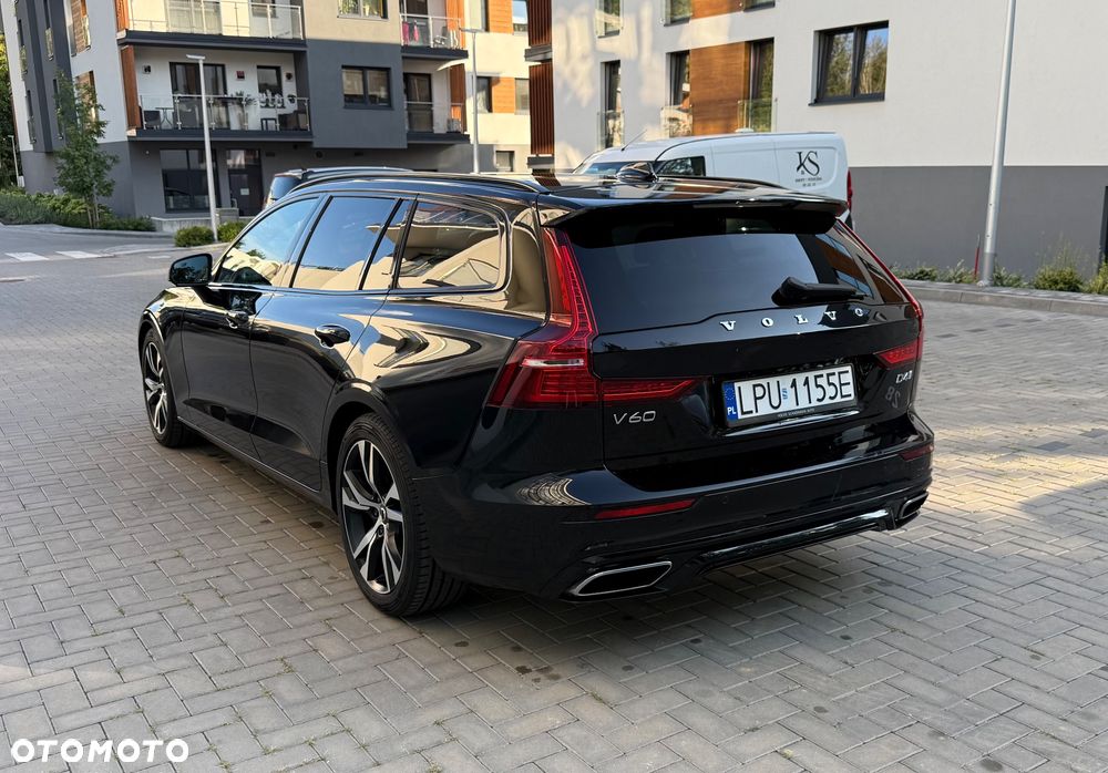 Volvo V60 D4 R-Design - 11