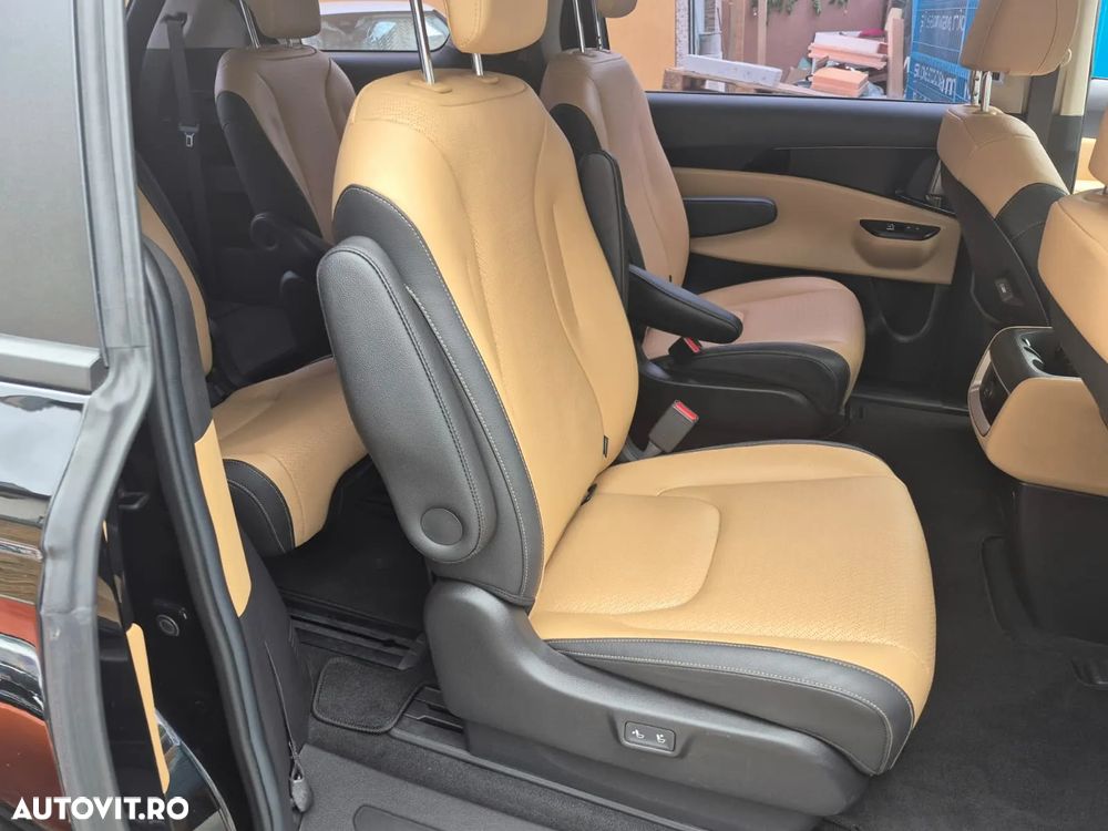 Kia Carnival - 29