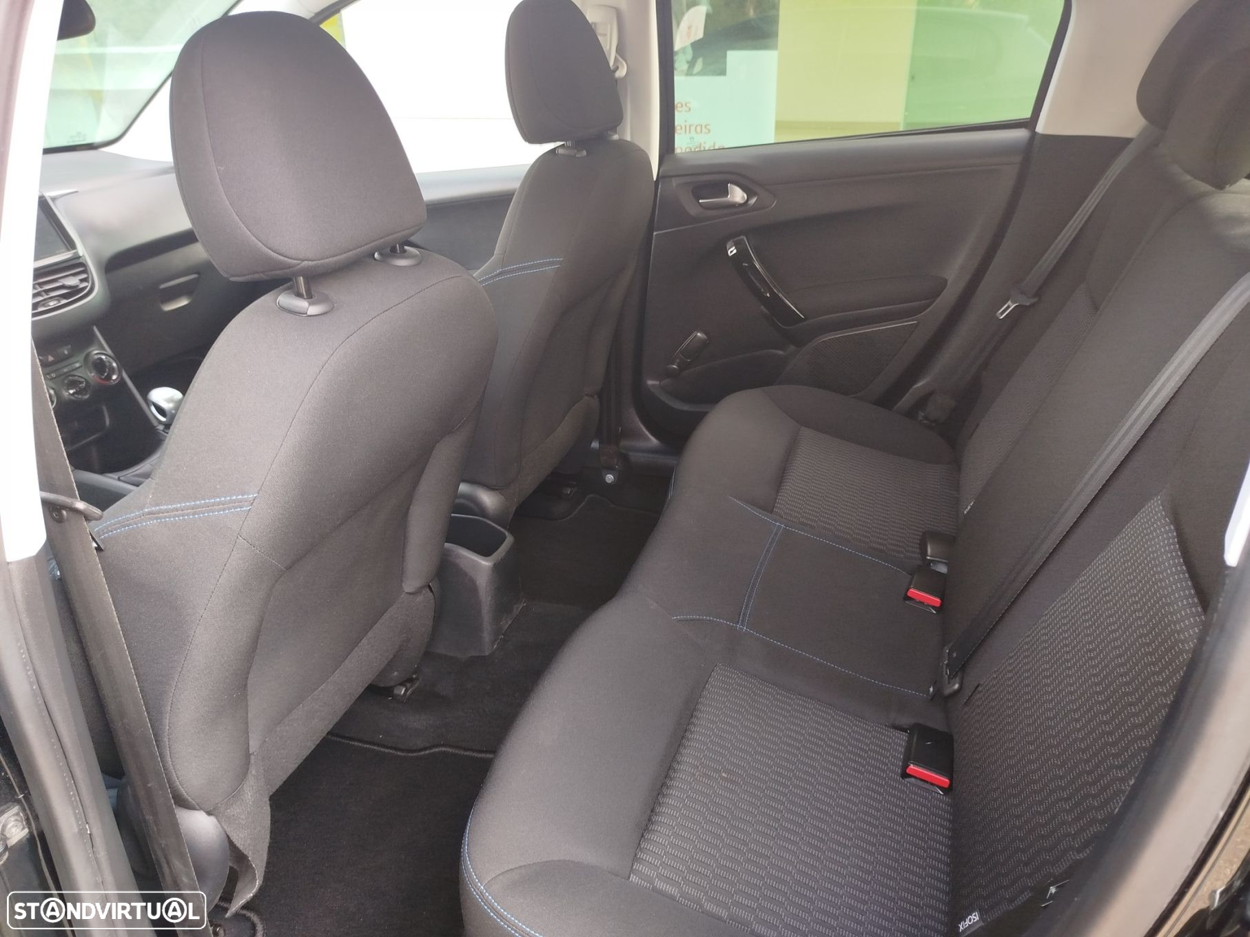 Peugeot 208 1.5 BlueHDi Signature - 37