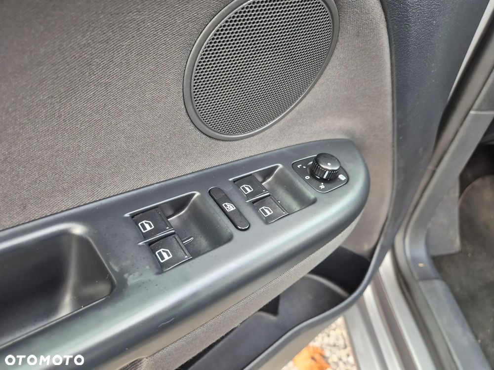 Volkswagen Golf Plus 2.0 TDI DPF Team - 36