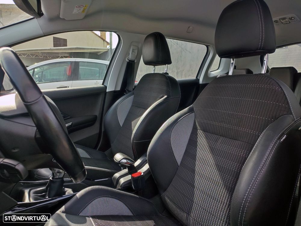 Peugeot 2008 1.2 PureTech Style - 22