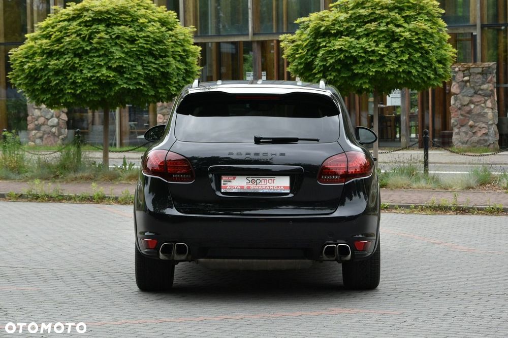 Porsche Cayenne - 6