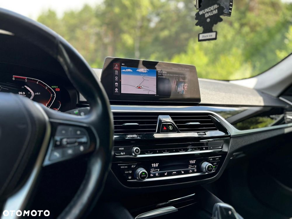 BMW Seria 5 520d xDrive Sport Line - 24
