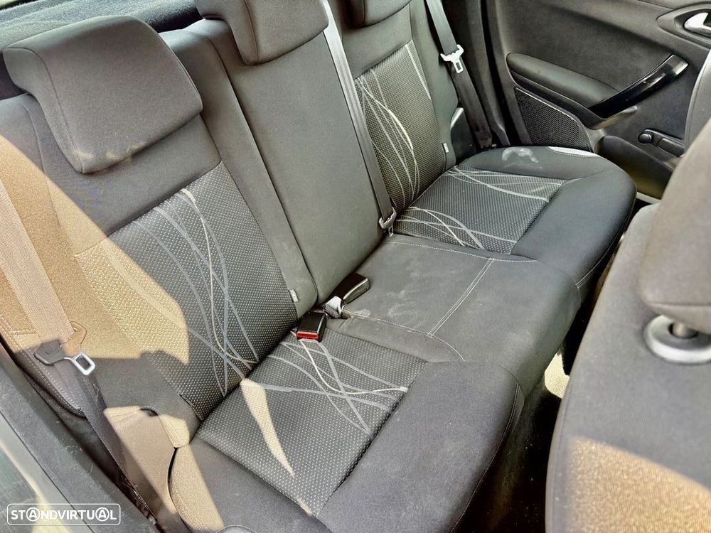 Peugeot 208 1.2 VTi SE Style - 8