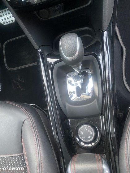 Peugeot 2008 PureTech 110 Stop&Start EAT6 GT-Line Edition - 21