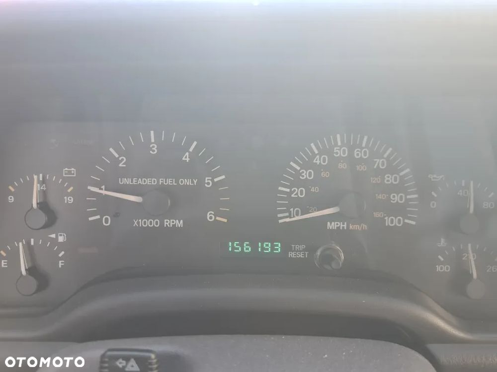Jeep Cherokee 4.0 - 12