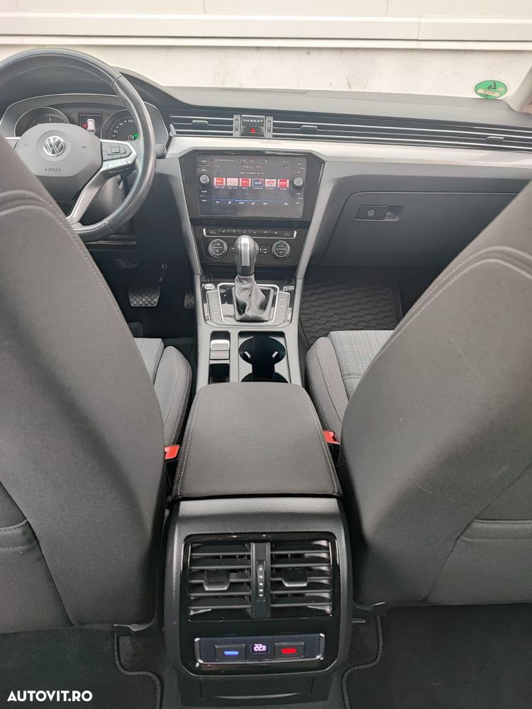 Volkswagen Passat 2.0 TDI SCR DSG Business - 9