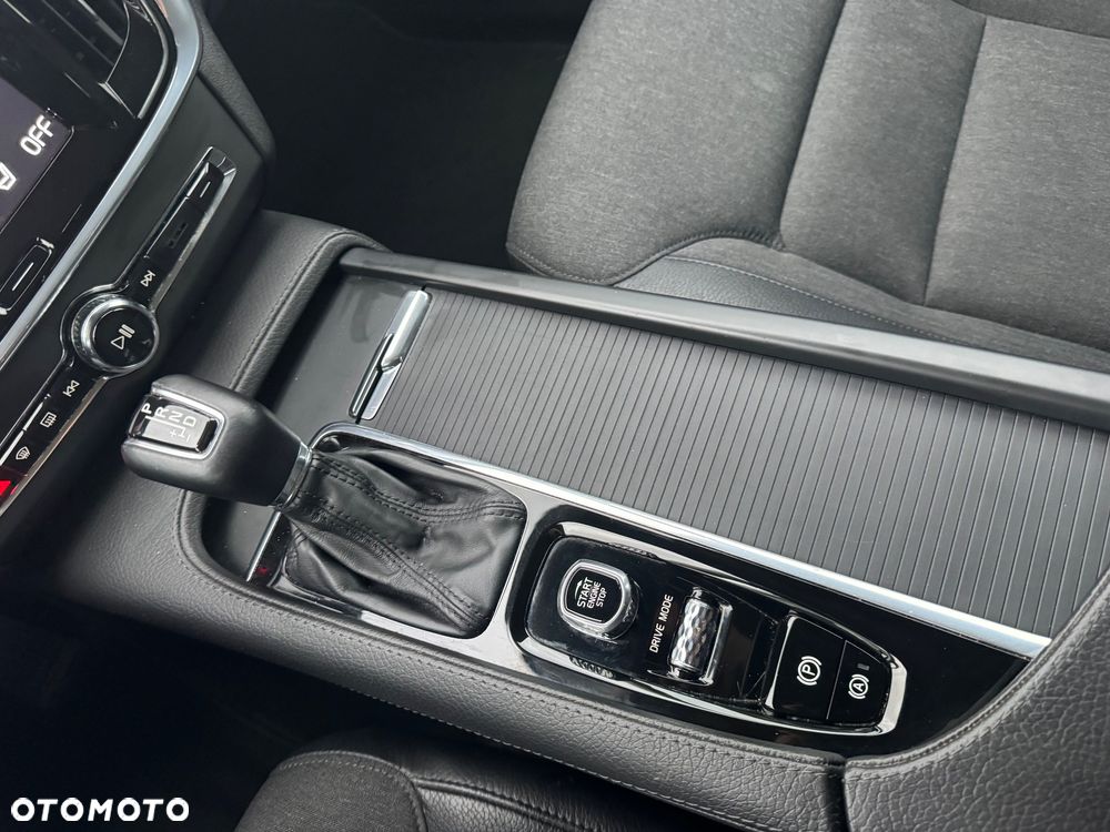 Volvo V90 D4 Geartronic Momentum Pro - 11