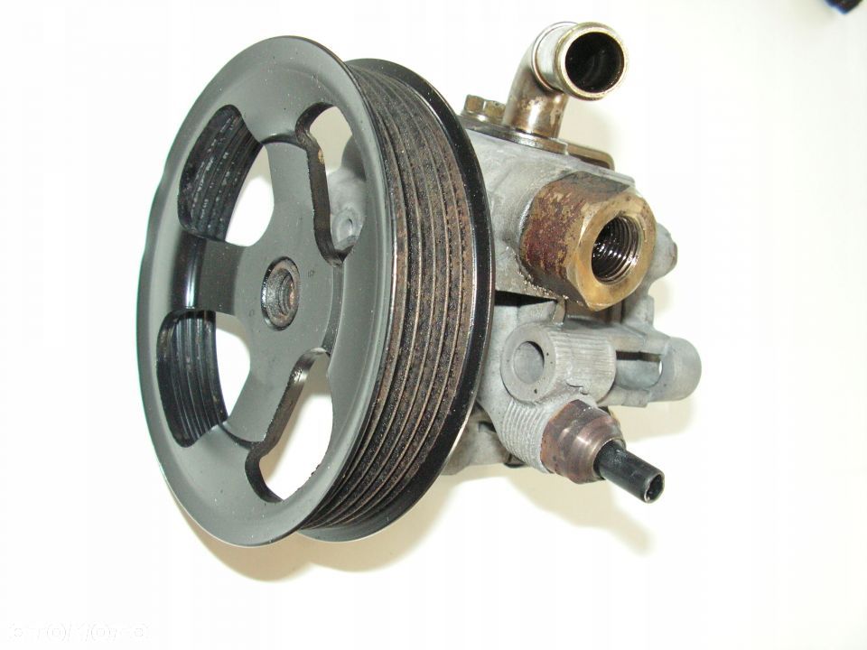 AVENSIS T22 1,6 VVT-I POMPA WSPOMAGANIA IDEALNA - 1