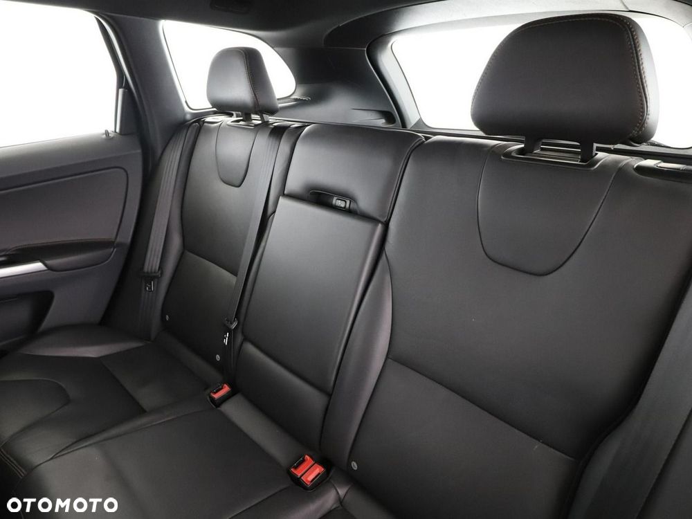 Volvo XC 60 D4 Geartronic Summum - 18