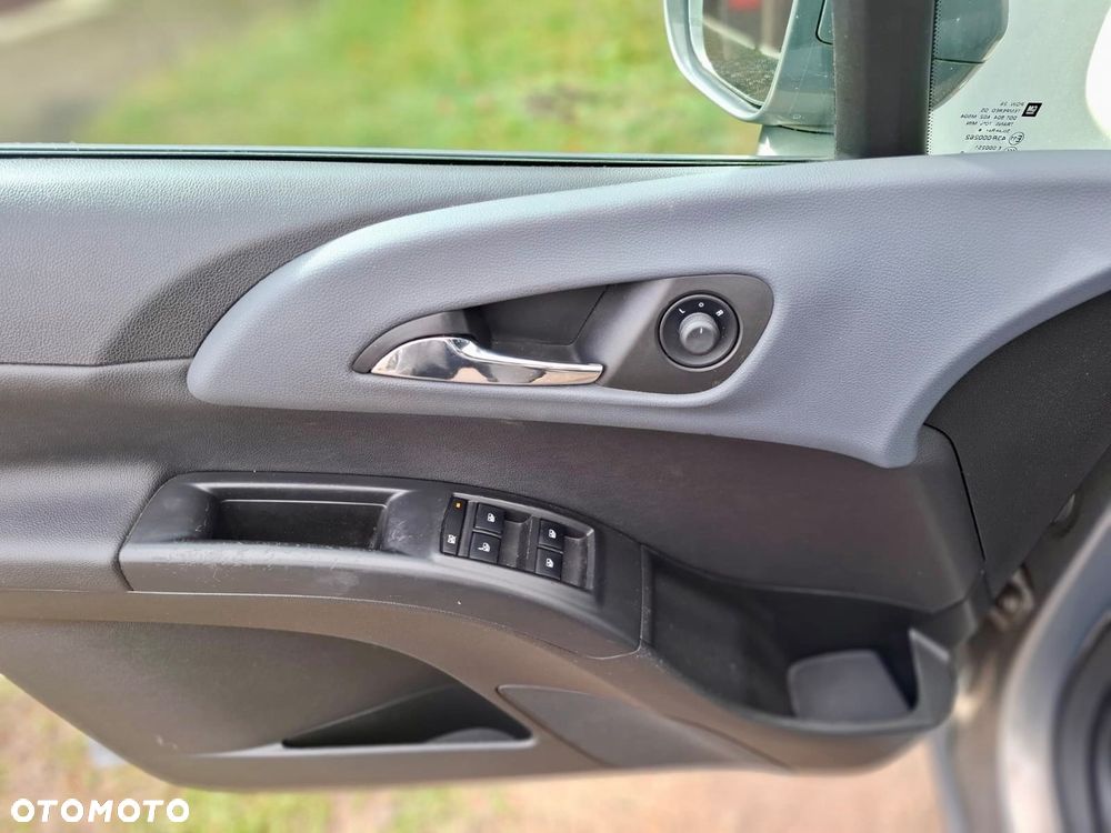 Opel Meriva 1.4 Cosmo - 17