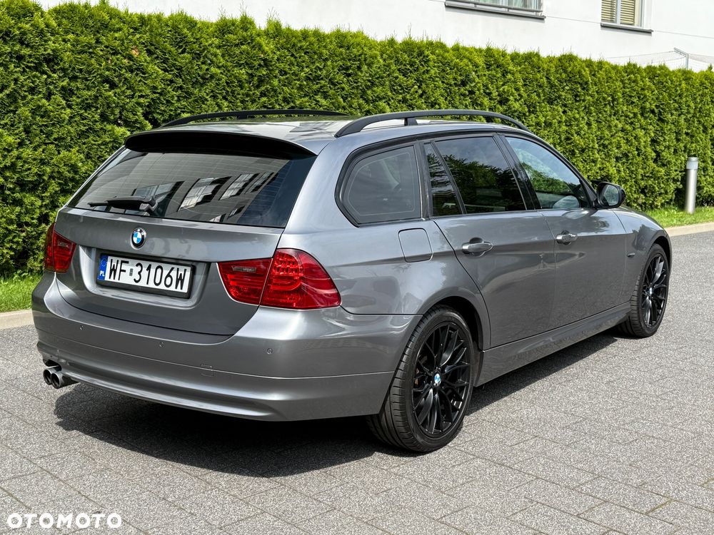 BMW Seria 3 325i xDrive - 5