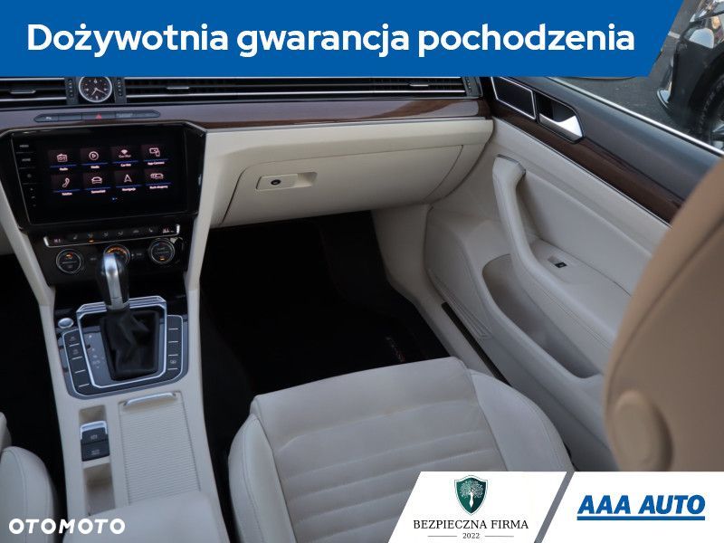 Volkswagen Passat - 9