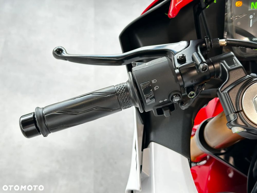 Yamaha YZF - 8
