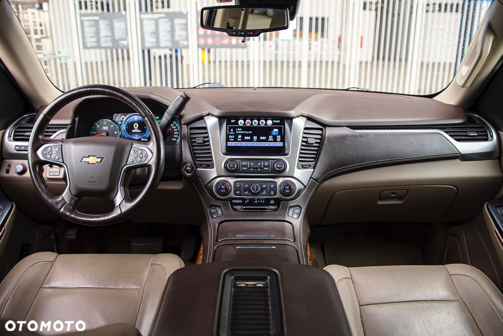 Chevrolet Suburban - 15