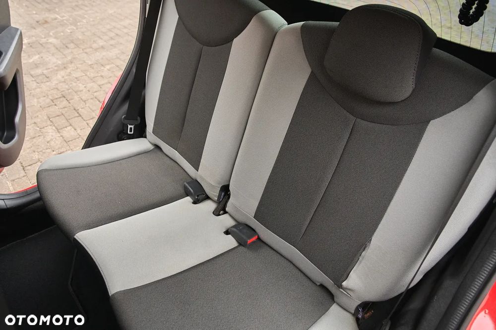 Toyota Aygo x-play Edition S+ - 24