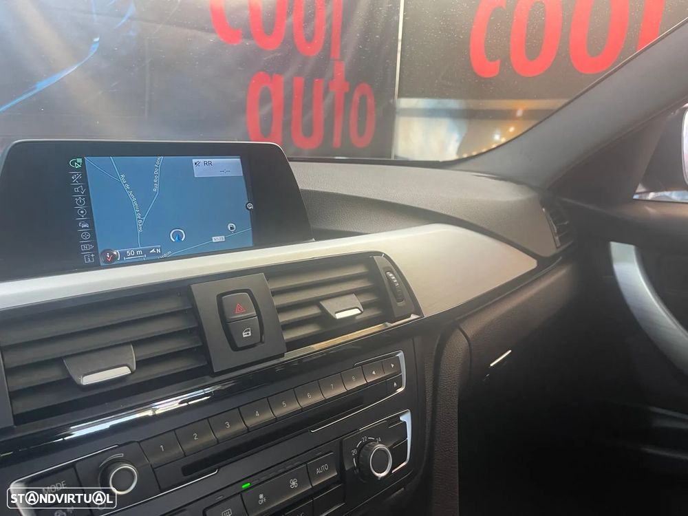 BMW 318 d Line Sport Auto - 41