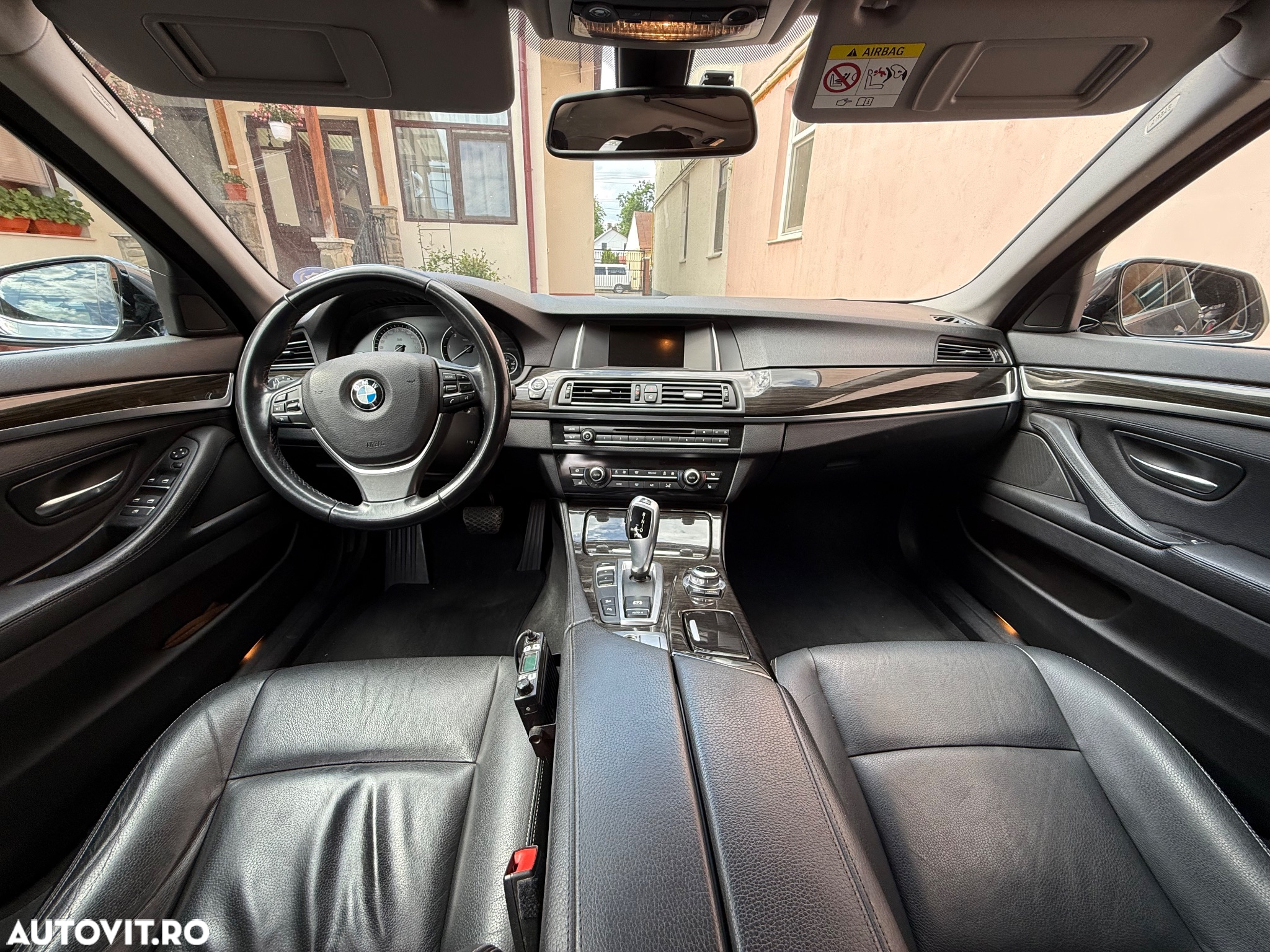 BMW Seria 5 520d xDrive AT - 9
