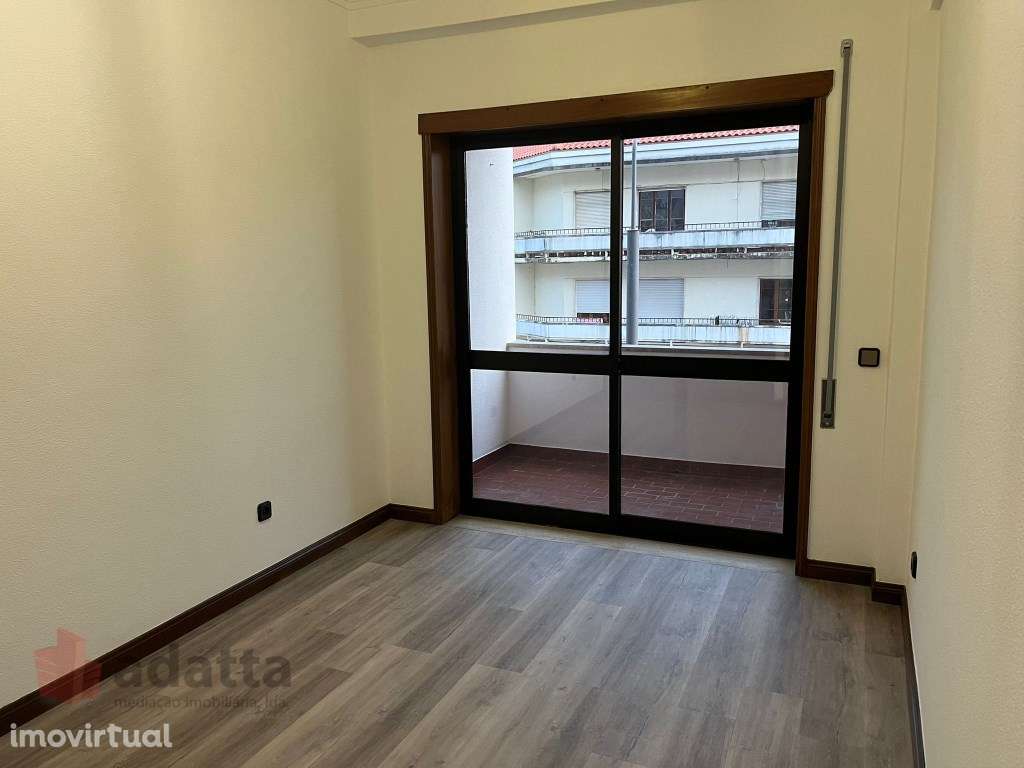 Apartamento T1, Remodelado, Celas, Perto do Hospital. - Grande imagem: 5/11