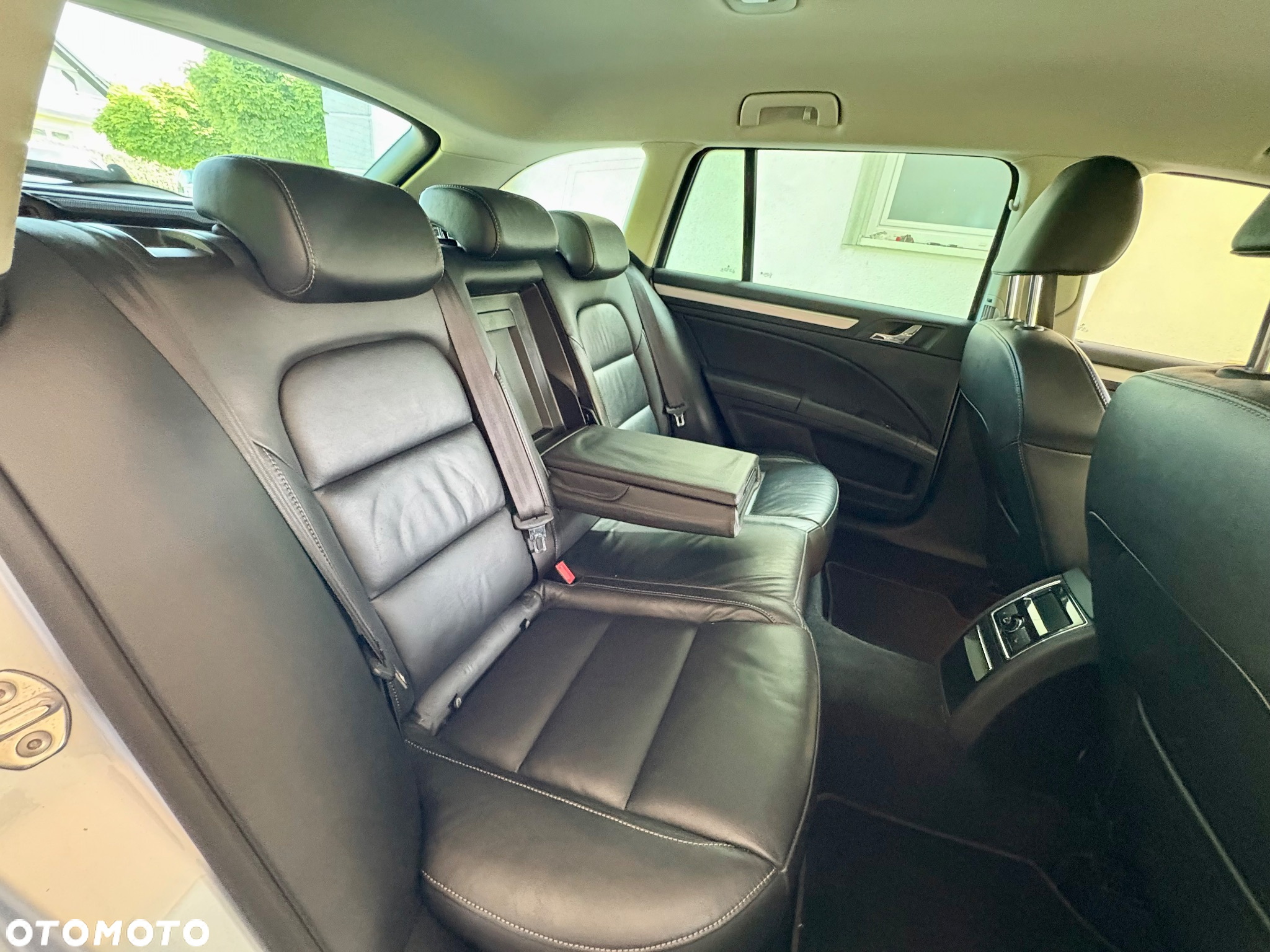 Skoda Superb 2.0 TDI Elegance DSG - 8