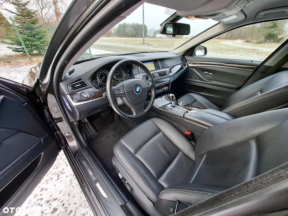BMW Seria 5 520i - 8