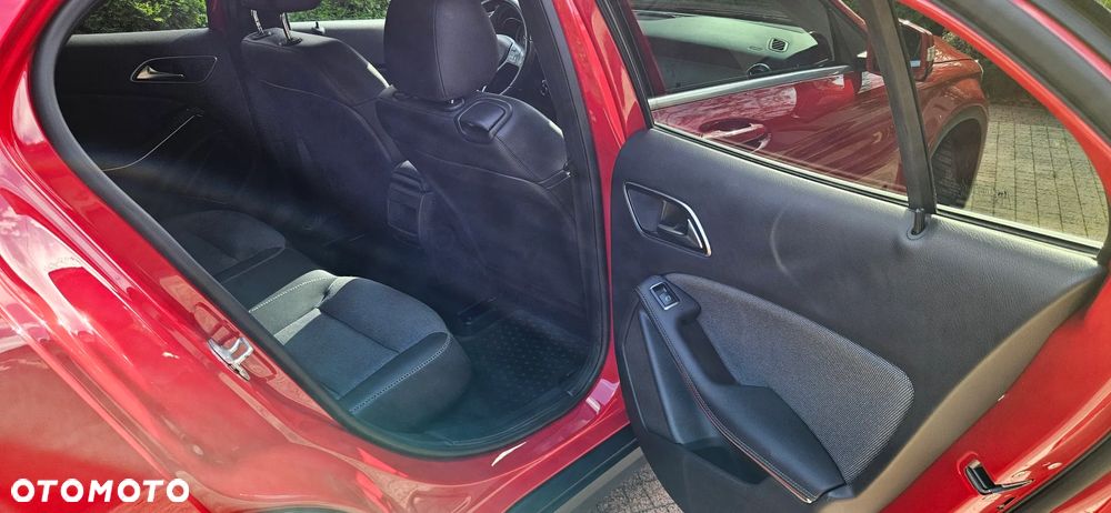 Mercedes-Benz GLA 200 (CDI) d 4Matic 7G-DCT - 16