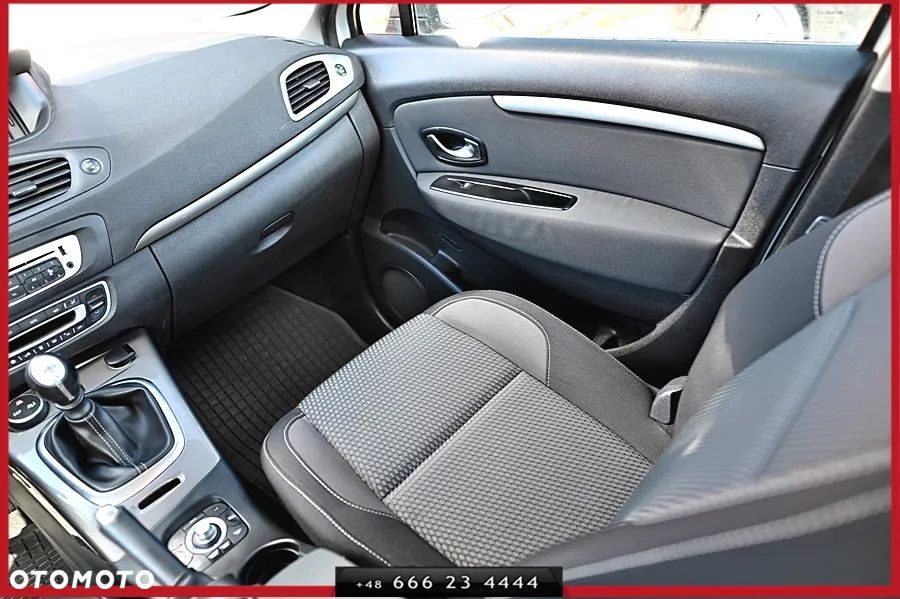 Renault Scenic ENERGY TCe 115 Bose Edition - 21