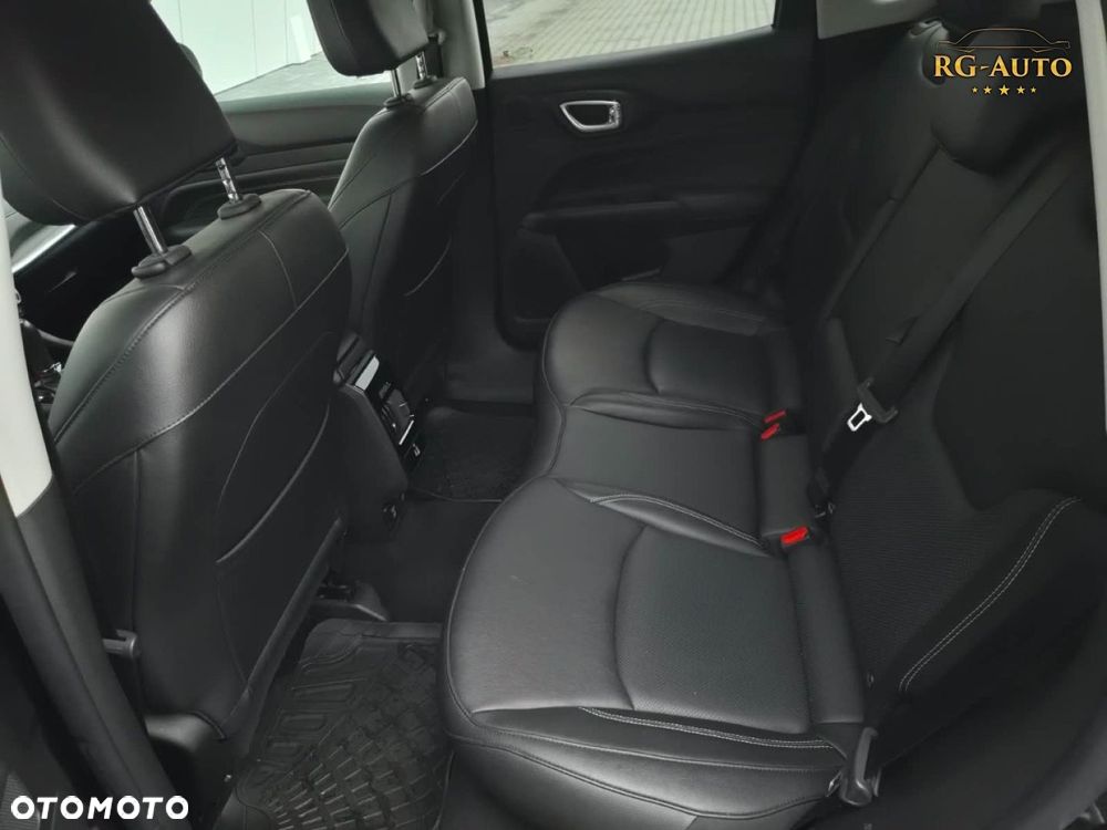 Jeep Compass - 28