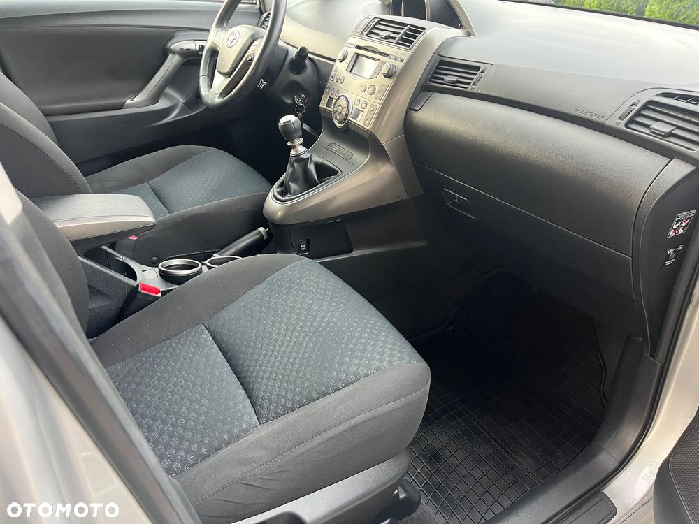 Toyota Verso 2.0 D-4D - 10