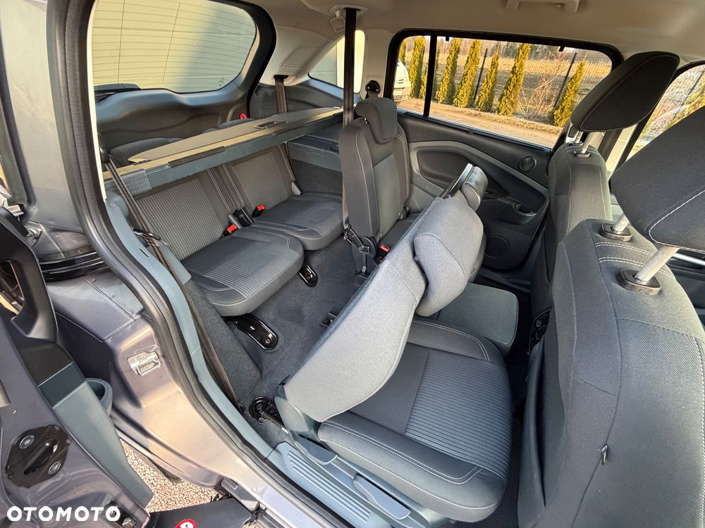 Ford Grand C-MAX - 22