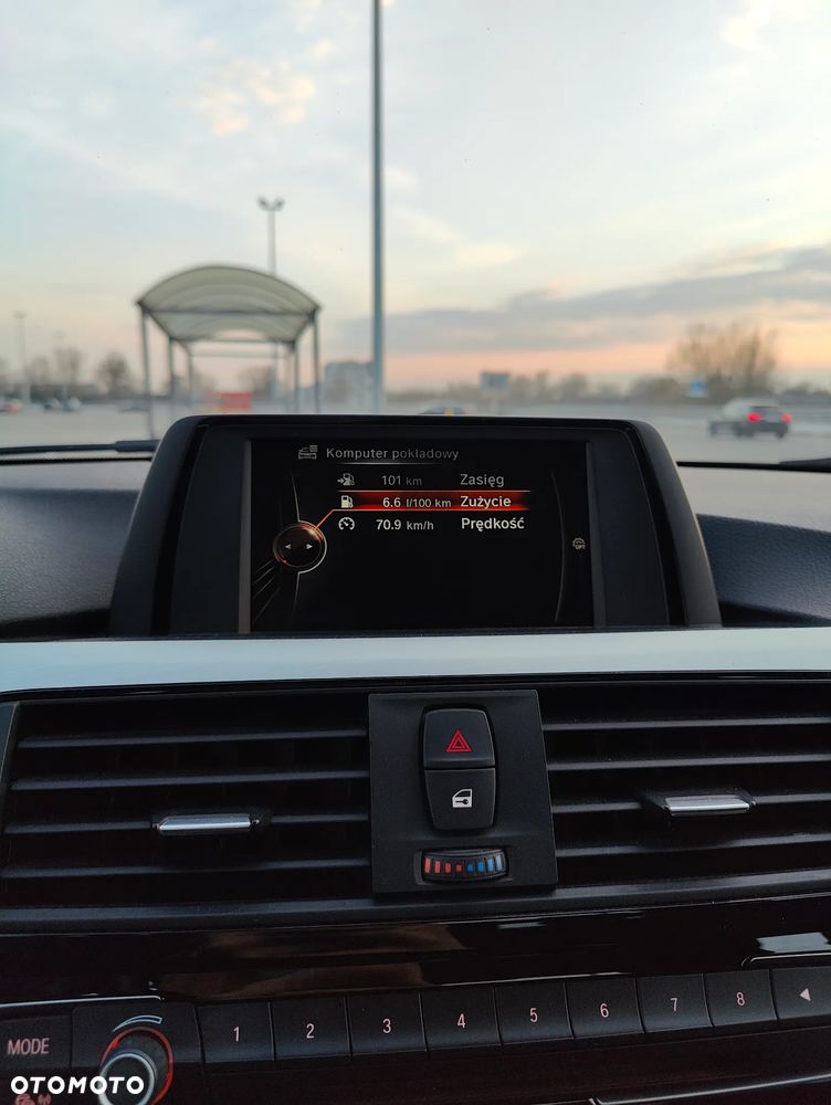 BMW Seria 3 318i Sport Line - 17