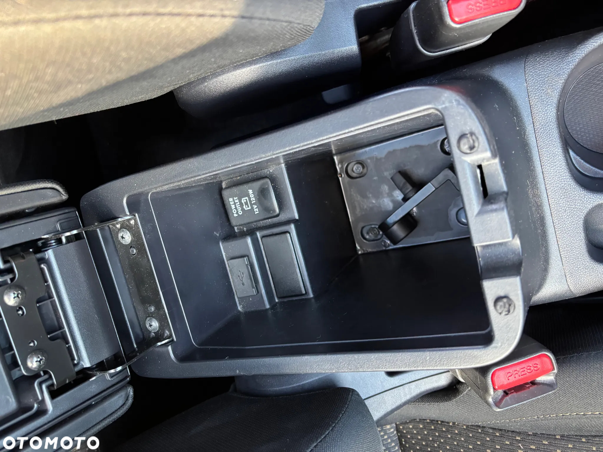 Mitsubishi ASX 1.8 DI-D 2WD Intense - 21