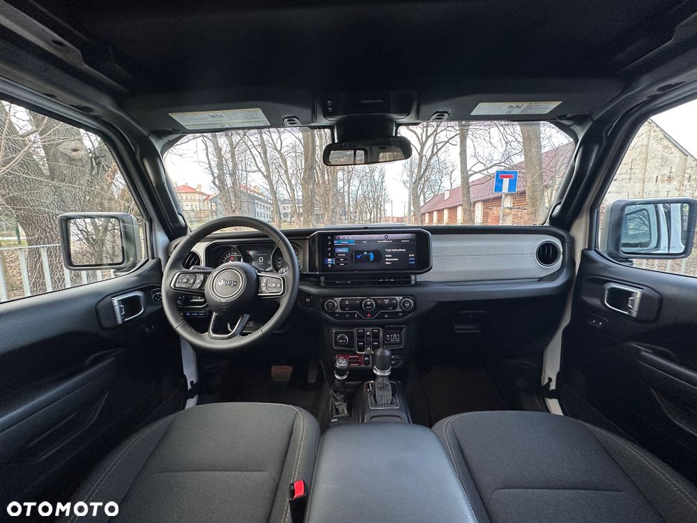 Jeep Wrangler - 31