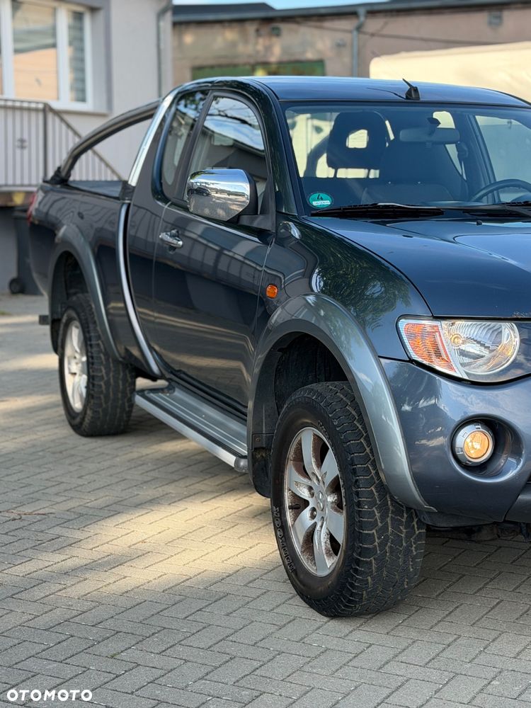 Mitsubishi L200 Pick Up 4x4 Intense Club Cab - 25