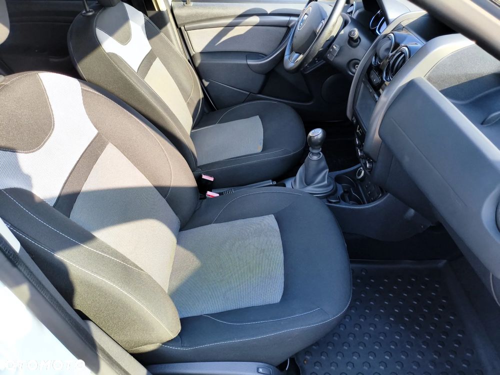 Dacia Duster 1.2 TCe Laureate 4x4 S&S EU6 - 19