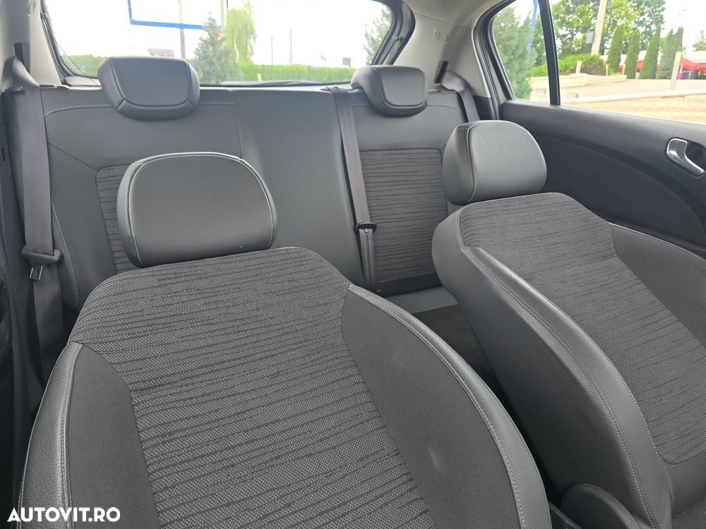 Opel Corsa 1.2 16V - 11