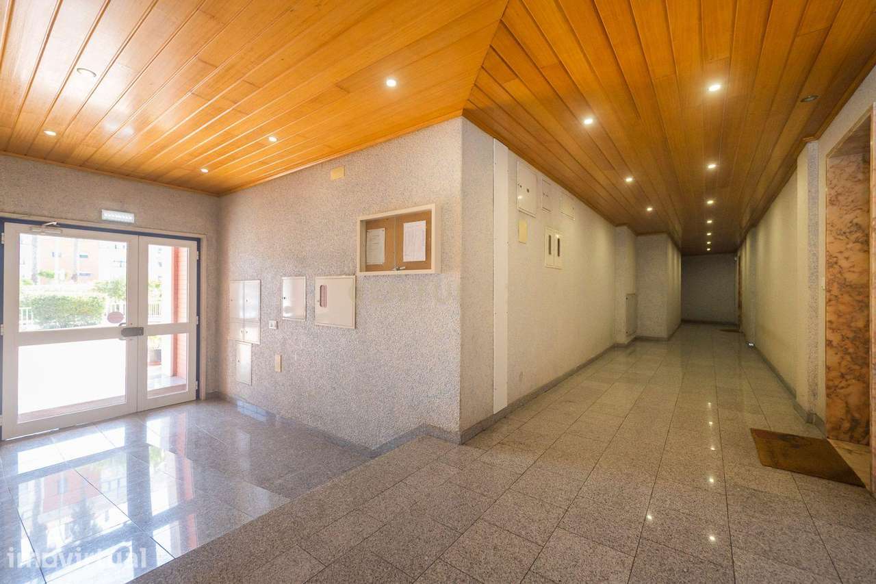 Sintra -Algueirão, apartamento T2 em Condomínio com terraço e garagem - Grande imagem: 5/42