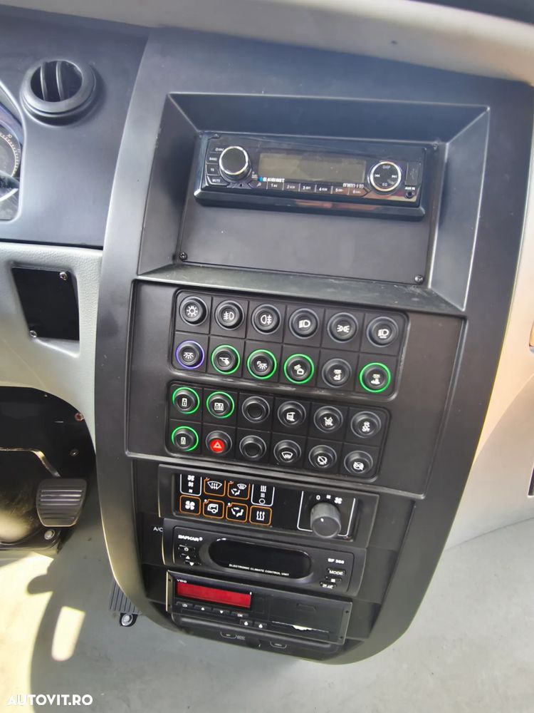 Isuzu Grand Toro - 15