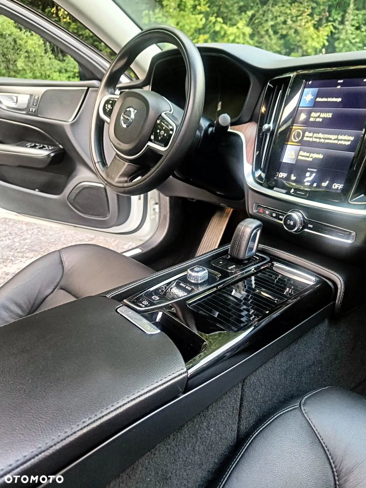 Volvo S60 T8 Recharge AWD Plus Dark - 23