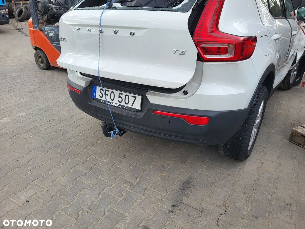Volvo XC 40 T3 Geartronic Momentum - 11