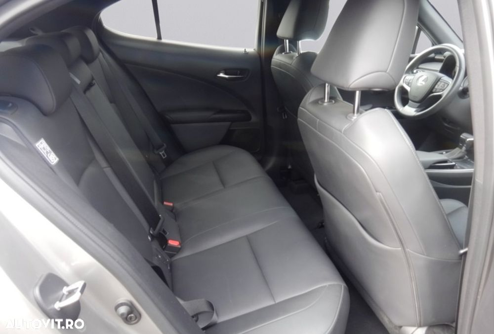 Lexus UX 250h (E-FOUR) Executive Line - 8
